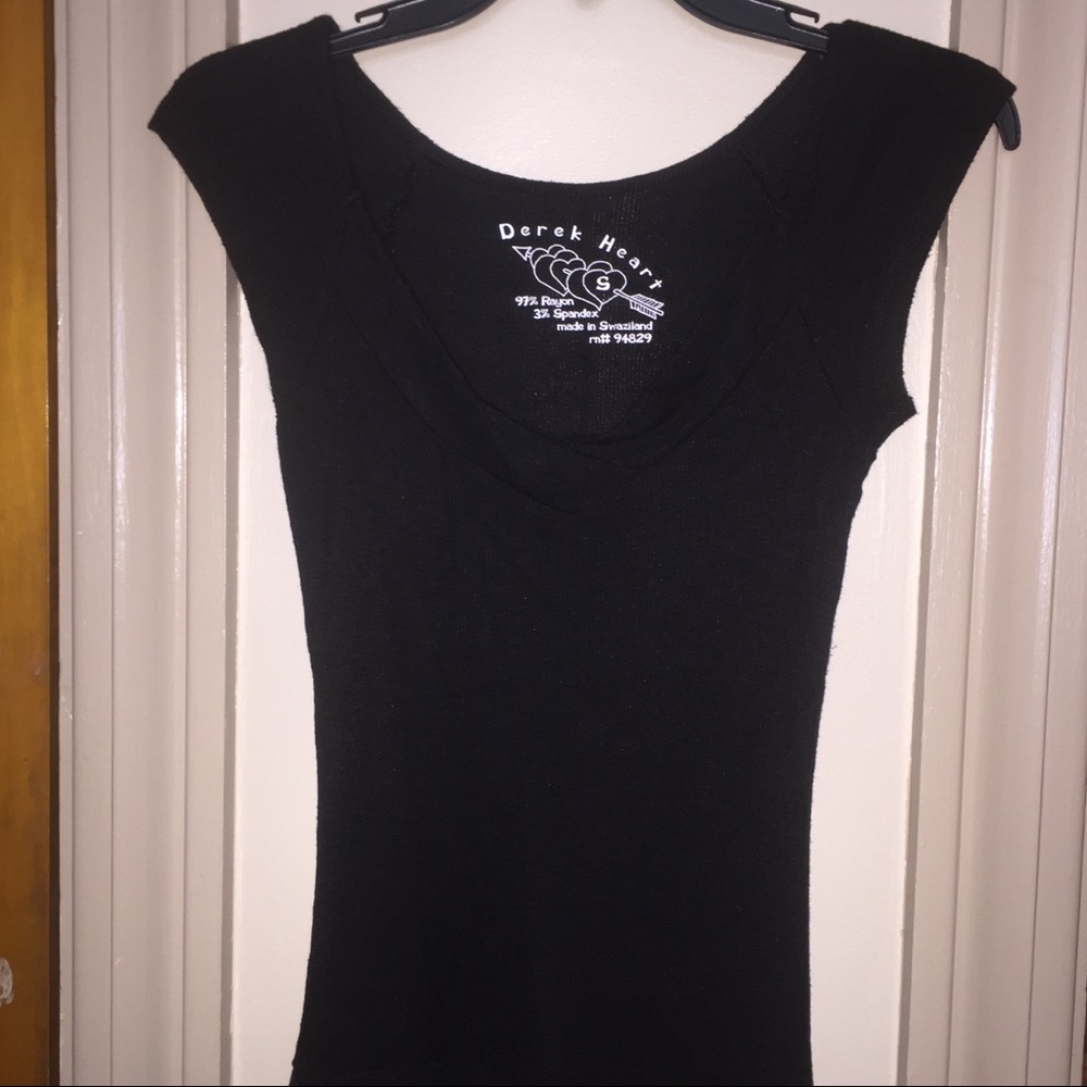 Cute little black top